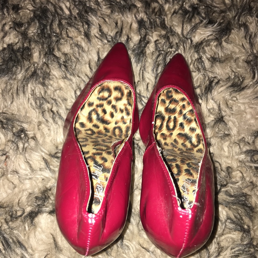 Red pumps - Picture 3 of 4